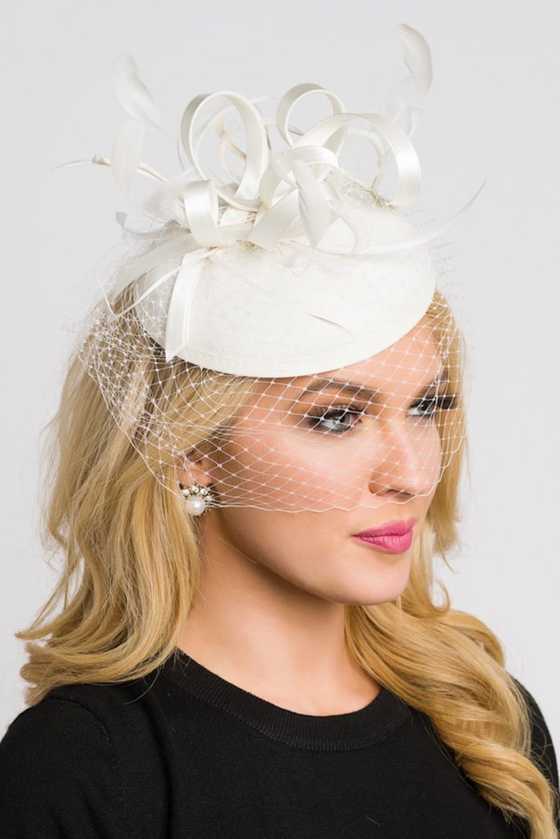 Pearl White Fascinator - 'Juliet' Pearl White Round Felt Sinamay Hat w/ Feathers and Satin Ribbons 