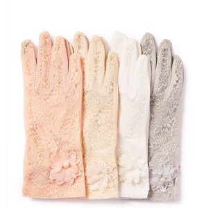 Lulu Gray Pearl & Daisy Sheer Summer Gloves image 5