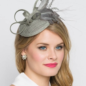 Gray Mini Fascinator - Arianna Mini Gray Mesh Fascinator