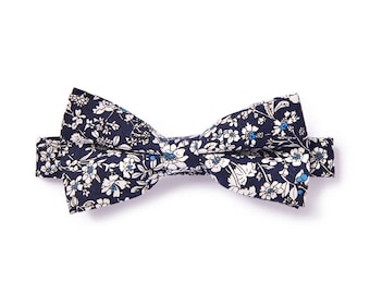 Vintage Floral Sketched Bow Tie - Black