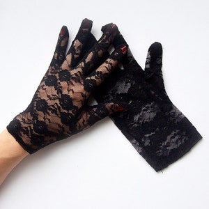 Gracie Black Lace Gloves