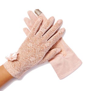 Lulu Gray Pearl & Daisy Sheer Summer Gloves image 3