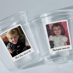 Personalisierte Foto Geburtstagstassen Plastikbecher - Das Mädchen seit 95 Plastikbecher - Dieser Junge seit 95 Partybecher - Vintage 30er Est Geburtstagsbecher