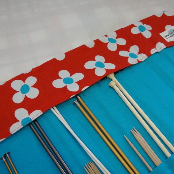 On Sale - Daisy Daze Straight Knitting Needle Combo Case - holds 32 sets short and long needles