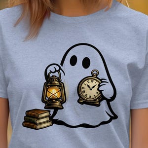 Dark Academia spökläsnings-T-shirt, kuslig söt bokälskare-T-shirt, vintage antik klocka litterär gåva för elever och lärare