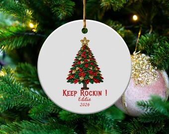 Adorno de guitarra personalizado, regalo de Navidad para guitarristas, regalo para músicos, recuerdo para músicos, árbol de púas de guitarra rojo y blanco, nombre personalizado