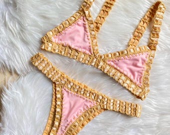Bikini rosa lavorato a maglia