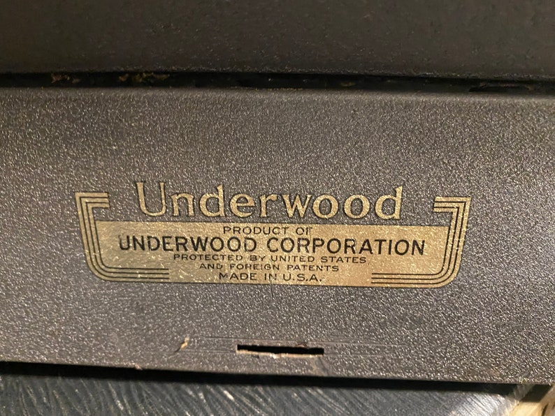Vintage universal underwood unique typewriter image 9