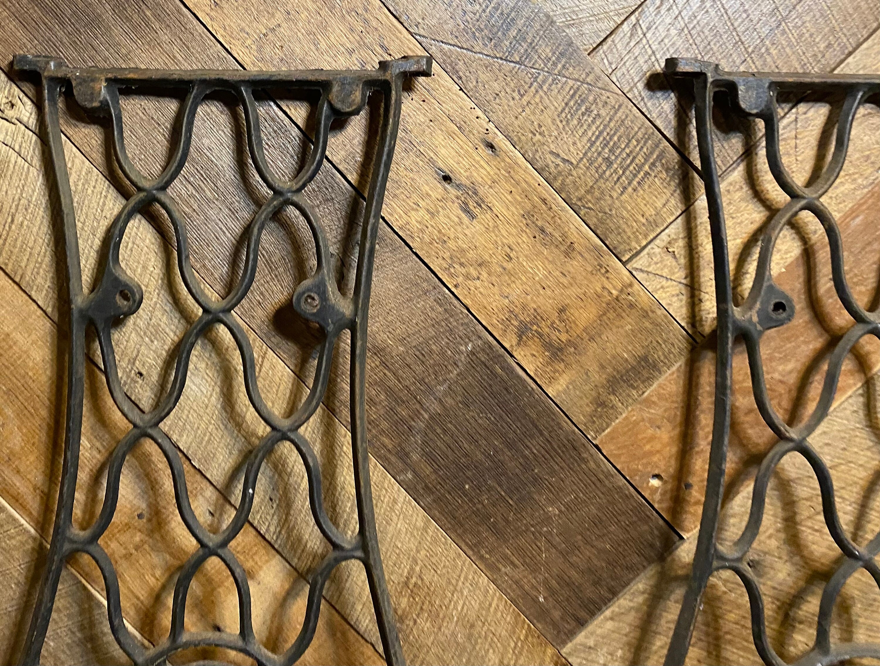 Antique Vintage Victorian Style Ornate Cast Iron Sewing Machine