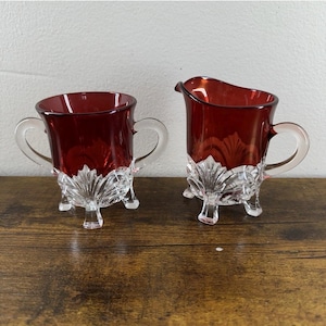 Ensemble de sucriers vintage en verre rouge rubis, base transparente, milieu du siècle