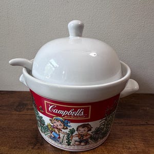 Bring instant 90s nostalgia to your kitchen table with this official vintage Campbell’s Soup Ceramic Tureen!