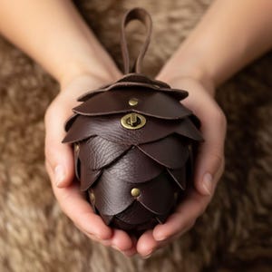 Medieval Leather Belt Bag Renaissance Portable Waist Pouch Coin Purse Dice Bag Knight Fanny Pack  Women Pinecone Style Acorn Style