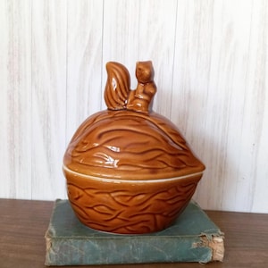 Vintage Squirrel and Nut Dish with Lid, Candy Dish, Nut Bowl, Retro Kitsch Animal Decor, Covered Dish
