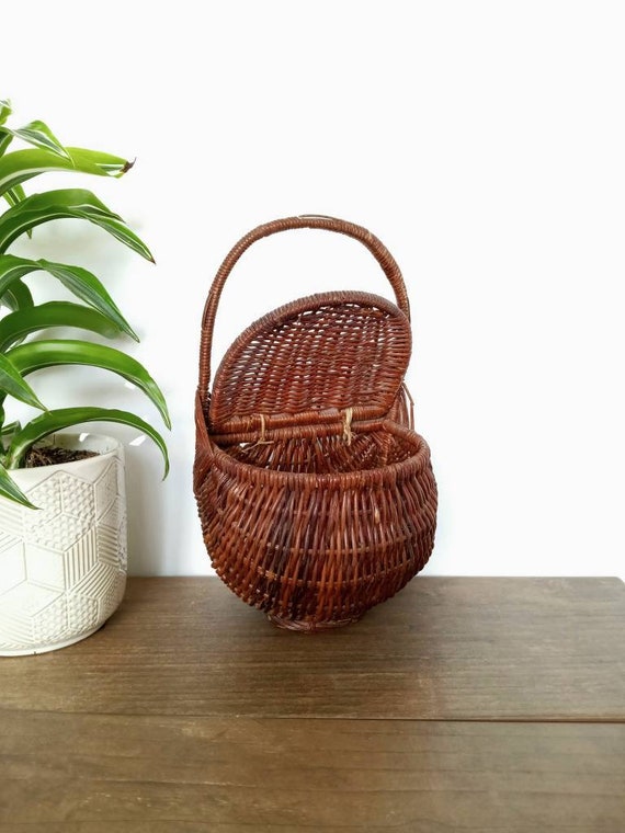 Vintage Wicker Wall Basket With Lid Wall Pocket Wall Etsy