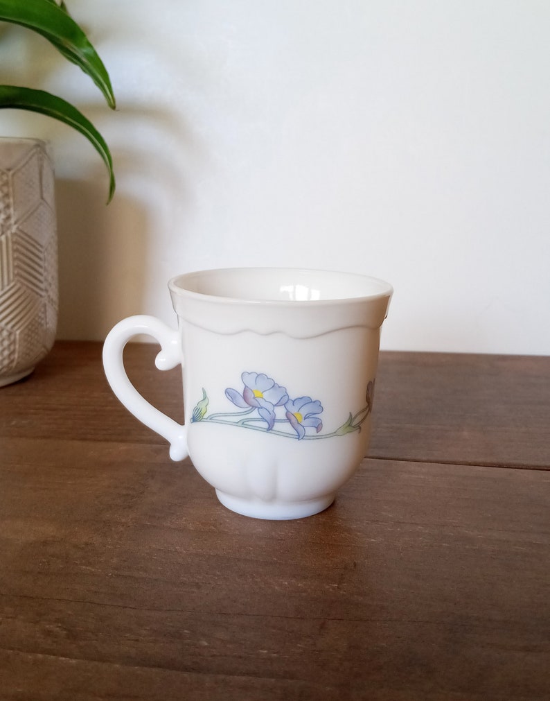 Vintage Arcopal France Tea Cups, Set of 4, Milk Glass Tea Cup, White with Blue Flowers, Romantic, Cottagecore, Shabby Chic image 5