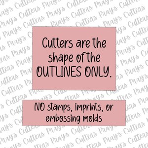 Puede incluir: Dos bloques rectangulares rosas con texto negro. El bloque superior dice: "Los cortadores son la forma de los CONTORNOS SOLAMENTE." El bloque inferior dice: "SIN sellos, impresiones ni moldes de relieve."