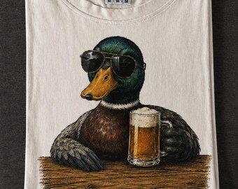Camiseta con estampado de pato ánade real, camiseta vintage con pájaro bebiendo cerveza, ropa de estilo cabaña junto al lago y con temática de naturaleza.