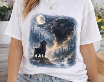 Camiseta retro de los 90 con un carlino negro aullando a la luna.