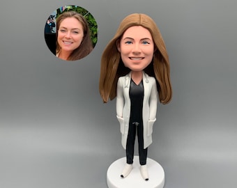 Figura cabezona de médico personalizada – Regalo médico personalizado