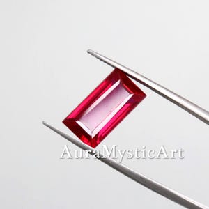 Naturlig röd rubin 9ct prinsesslipad 12x10x7mm livfull röd fasetterad ädelsten för fina smycken och samlare