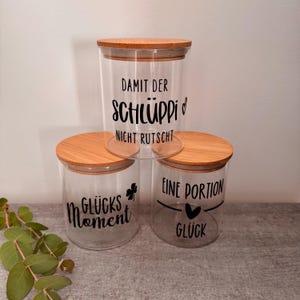 Glas mit bambusdeckel