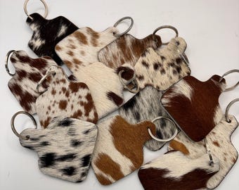 Custom Hair-On Hide Leather Cattle Tag Keyring: Personalized Western Keychain
