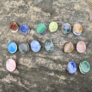 Natural Crystal Worry Stone Pocket Palm Stone for Anxiety Relief, Thumb Stone for Relaxation and Stress Reduction, Pocket Sized Gift