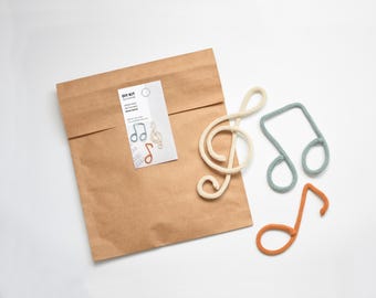 DIY Wire Sign, DIY Crafts, Kids Craft Kit, Knitted Wire Art, Nursery Decor, Kids Room Decor, Craft Gift, Birthday DIY Kit, Music Notes