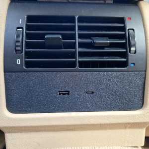 BMW E39 USB-Ladepanel für die hintere Konsole, Typ-C / Typ-A-Port-Upgrade
