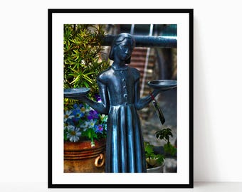 Savannah Bird Girl Statue Print: Midnight in the Garden of Evil