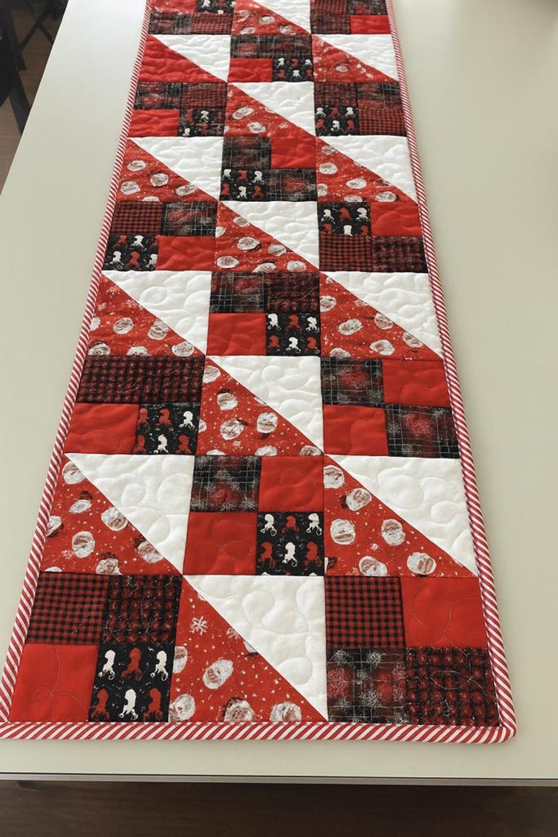 Very Easy Table Runner Quilt Pattern | Patchwork Art Charm Pack (PDF ...
