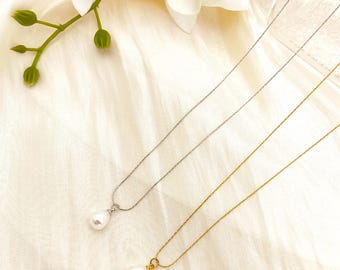 Collar de perlas de agua dulce: cadena de oro o plata, joyería minimalista para bodas.