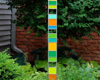 Sentinelle de jardin en vitrail : décoration de jardin encadrée en argent ou en cuivre de 44 po.