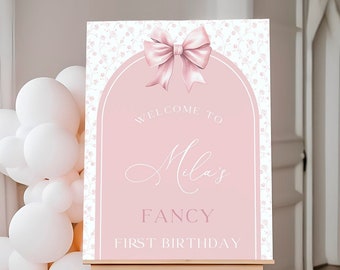 Love Shack Fancy One Welkomstbord eerste verjaardag, afdrukbaar roze toile-decoratie met bloemen