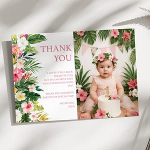 Tropische bedankkaart voor eerste verjaardagsfoto, bewerkbaar Luau-feest, bedanksjabloon bloemenfoto, Corjl digitale download