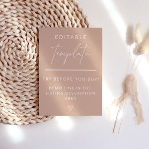 K&ouml;nnte beinhalten: Eine hellbraune Karte mit wei&szlig;em Text, der "EDITABLE Template TRY BEFORE YOU BUY! DEMO LINK IN THE LISTING DESCRIPTION AREA ♡" lautet. Die Karte liegt auf einer geflochtenen Strohmatte.
