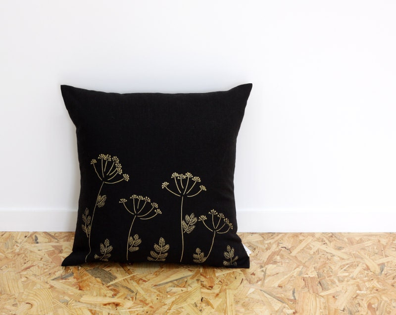 Coussin en Lin Noir et Or Fleurs de Fenouil
