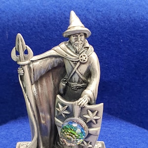Vintage Pewter Wizard Figurine with Crystal Shield–David Graper Collectors Club, Fantasy Sorcerer Statue Myth and magic without original box