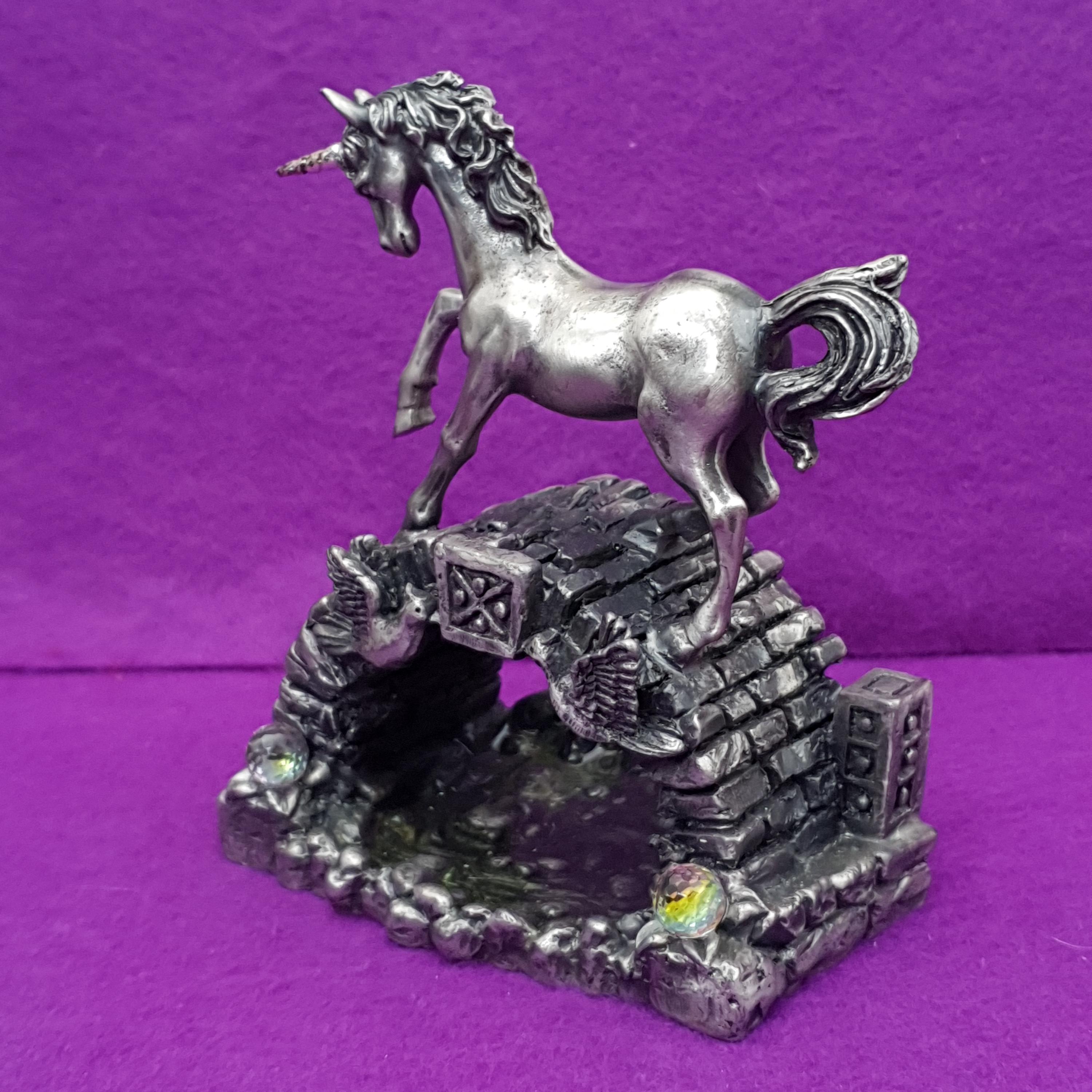 Myth & Magic Unicorn of the Bridge 3878 Tudor Mint Pewter Unicorn