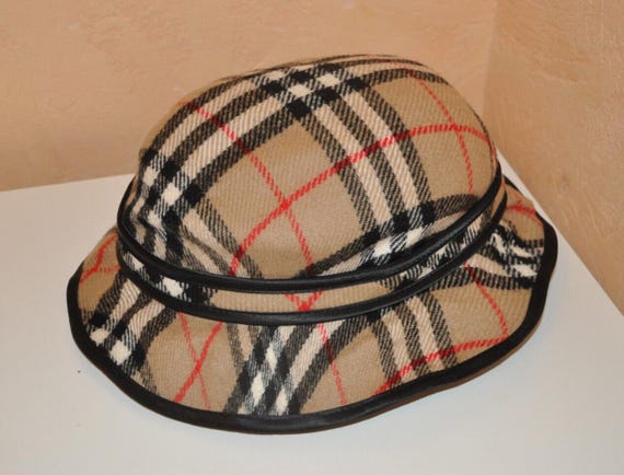 Burberry Tan, Black & Red Plaid Bucket Hat Burberry Green Nova Check Bucket Hat M Excellent Condition  main image 4