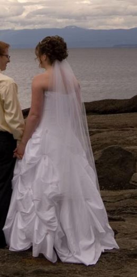 elbow veil waltz veil Fingertip wedding veil SHIPS NOW