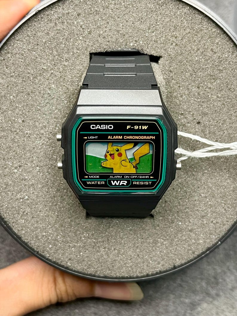 Casio F-91W - “Pika” - Relógio de Papel 3D imagem 2