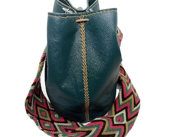 Dunkelgrüne Leder-Mochila - große Größe