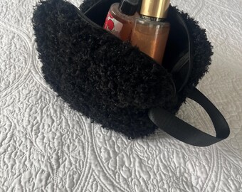 Black Boucle Crochet Makeup Bag, Handmade Fluffy Cosmetic Pouch, Teddy Toiletry Bag, Zipper Travel Organizer, Gift for Her