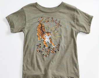 Einfache Tiger Vintage Unisex Kleinkind T-Shirt. Olive Green Kinder Triblend Tee mit Tiger. Shirt für Jungen und Mädchen. Hergestellt in USA
