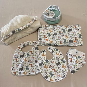 Baby gift box - baby accessories to give for the birth
