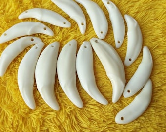 30 Authentic Coyote Teeth – Polished & Cleaned Bones for Jewelry Making, Beading, Witchcraft Supplies, Gothic Oddities or Craft Projects