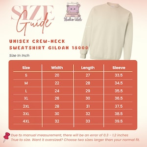 Puede incluir: Sudadera unisex de cuello redondo color crema con una gu&iacute;a de tallas. La gu&iacute;a, en pulgadas, detalla las medidas para las tallas S a 4XL, incluyendo ancho, largo y largo de manga. El texto tambi&eacute;n menciona errores de medici&oacute;n manual.