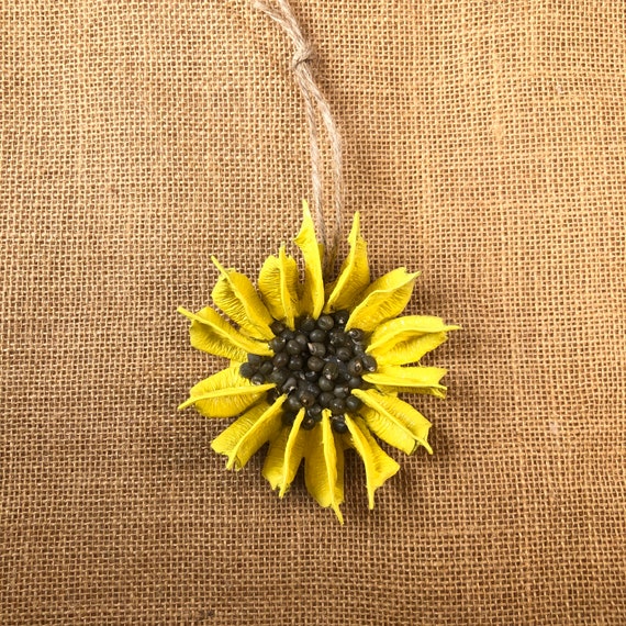 Sunflower Magnet, Small Sunflower, 3 inch Yellow flower, Sunflower Wedding, Fridge Magnet, Farmhouse decor, Wedding gift, Rustic, Kansas