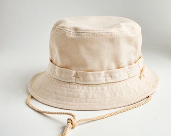 Sombrero Panamá ligero para mujer, cómodo para uso diario, sombrero tipo cubo de verano, elegante sombrero boonie en color rosa empolvado.